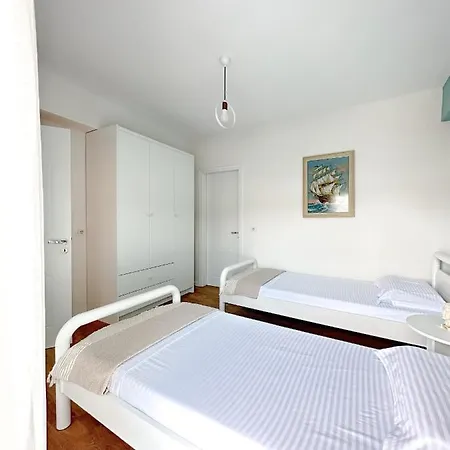 Mevin's Portside Saranda