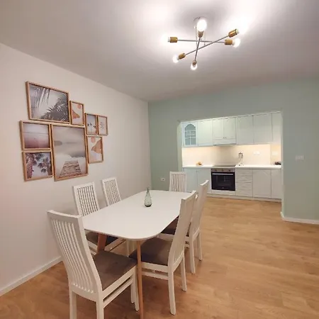 Mevin's Portside * Sarande