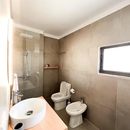 Mevin's Portside Apartment