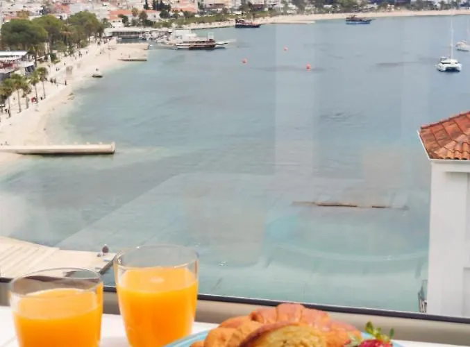Mevin's Portside Sarande